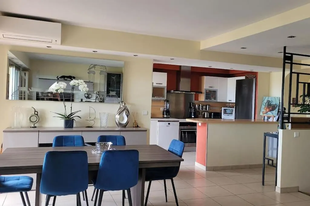 Duplex Apartment, Sea View And Swimming Pool Nice Apartment